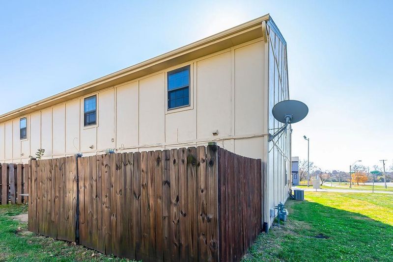 7400 E 115th Ter, Kansas City, MO 64134