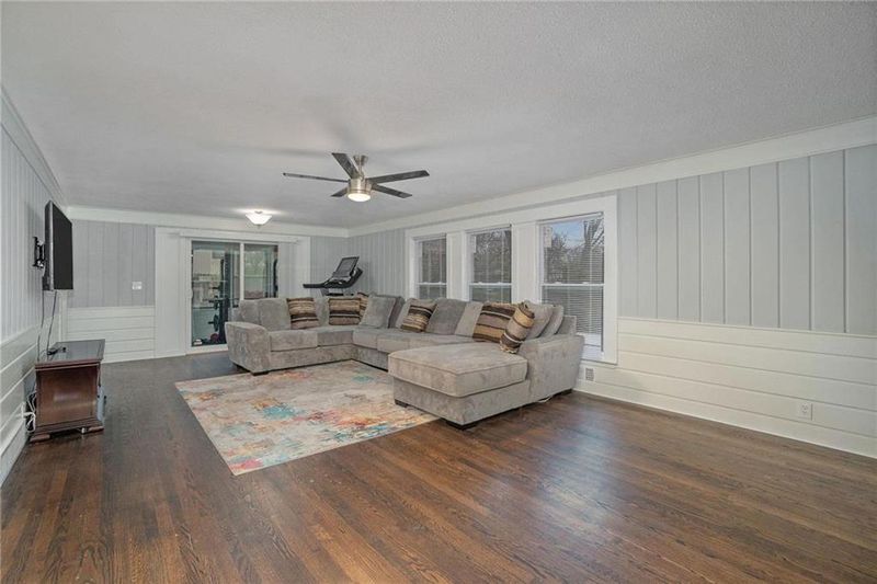 7204 Richmond Ave, Kansas City, MO 64133