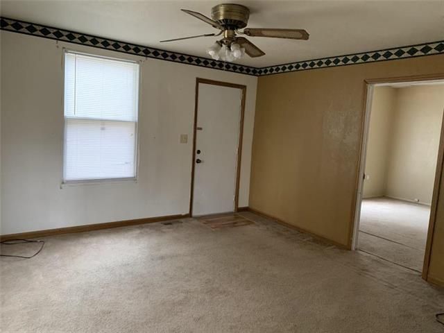 2817 S 19 St, St Joseph, MO 64503
