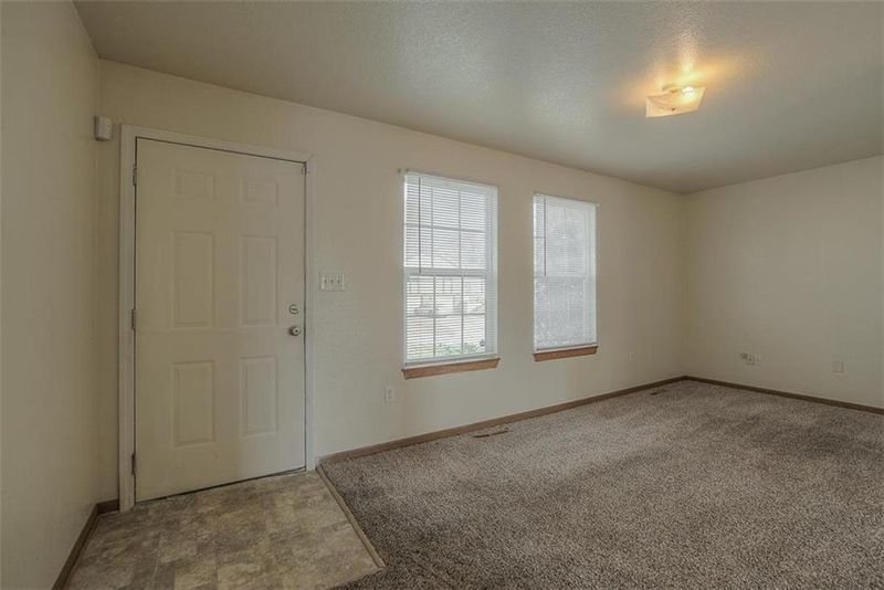 10313 E 39th Ter, Kansas City, MO 64133