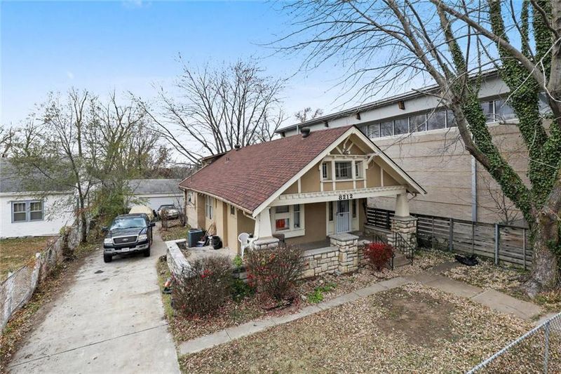8212 Paseo Blvd, Kansas City, MO 64131