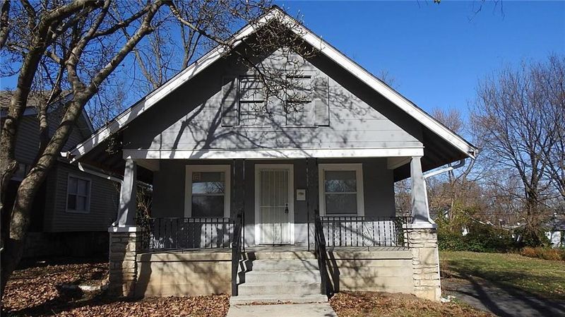 2404 E 68th Ter, Kansas City, MO 64132