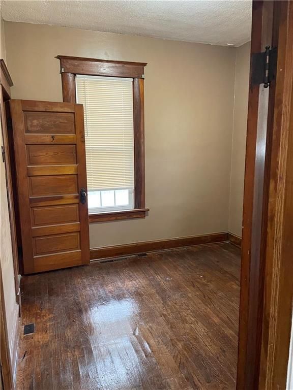 2607 Duncan St, St Joseph, MO 64507