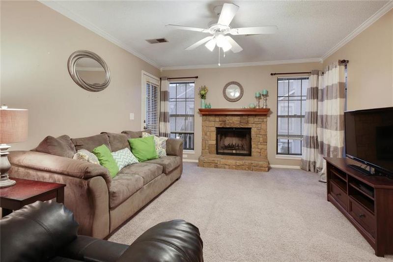 12649 W 110th Ter, Overland Park, KS 66210
