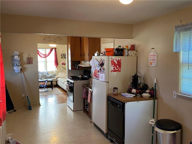 504 Baker St, Baldwin City, KS 66006
