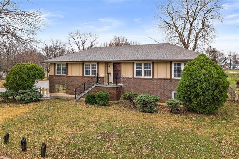 7405 E 118th Ter, Kansas City, MO 64134