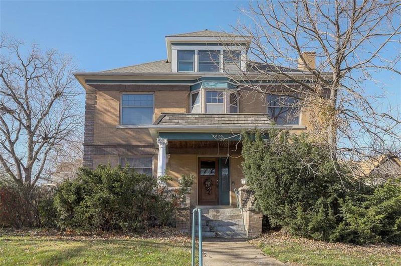 3828 Baltimore Ave, Kansas City, MO 64111
