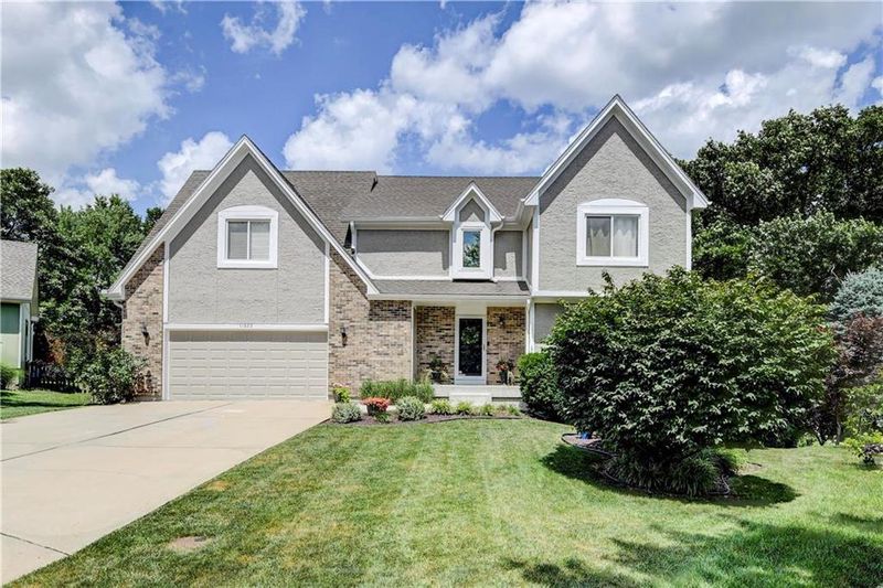 11623 Gillette St, Overland Park, KS 66210