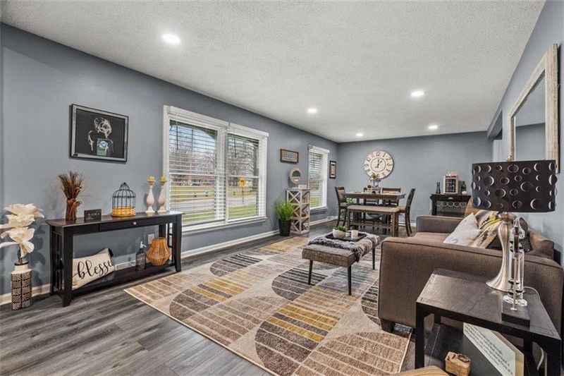 7237 Verde Dr, Kansas City, KS 66109