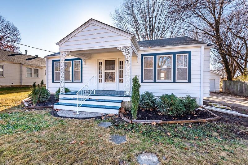 2933 NE Walnut Rd, Kansas City, MO 64117