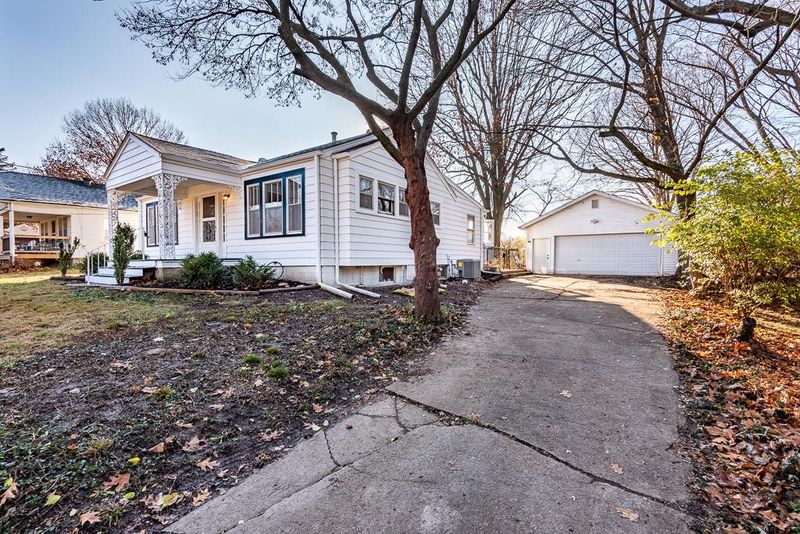 2933 NE Walnut Rd, Kansas City, MO 64117