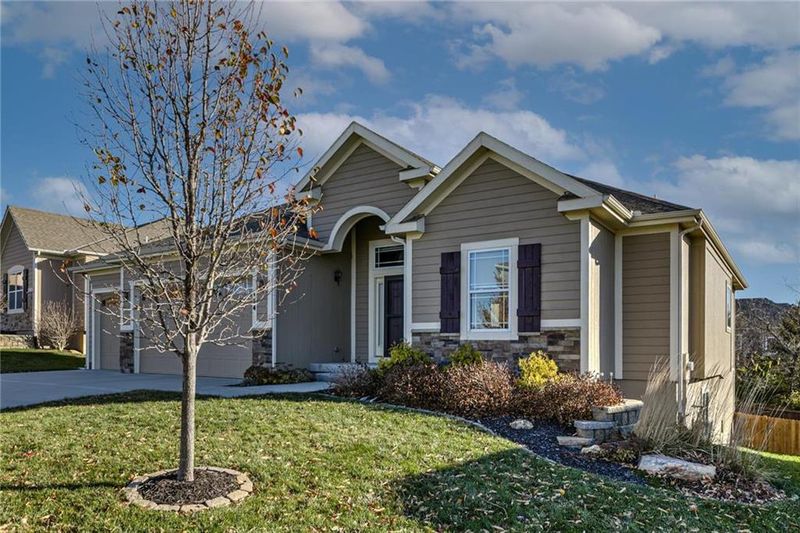 154 S Pinon St, Olathe, KS 66061