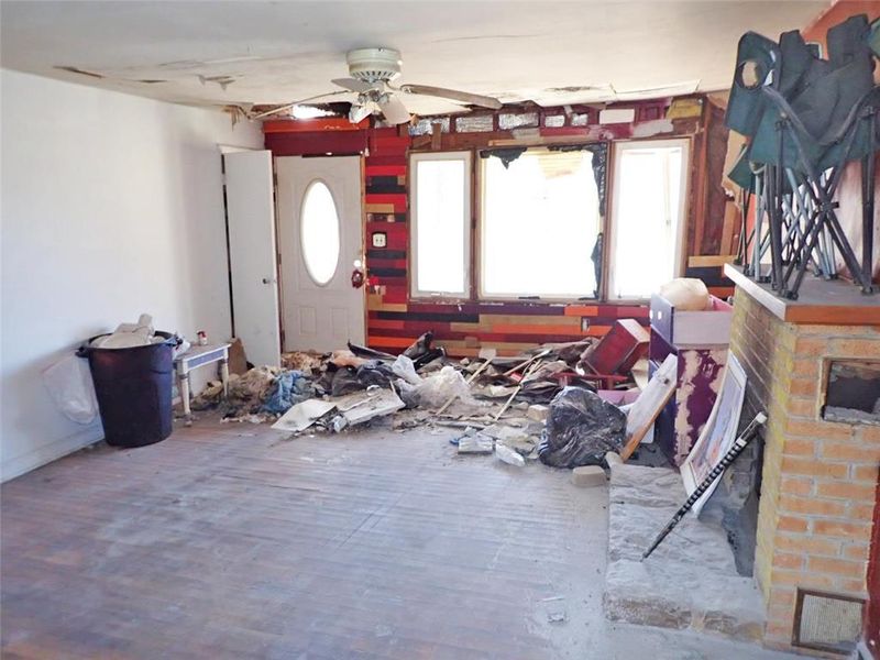 6513 Richmond Ave, Kansas City, MO 64133