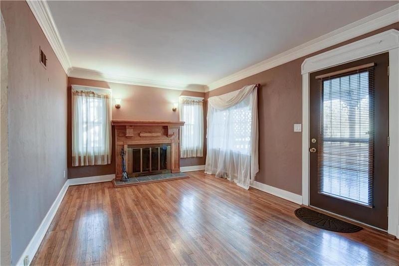 5532 Crescent Ave, Raytown, MO 64133