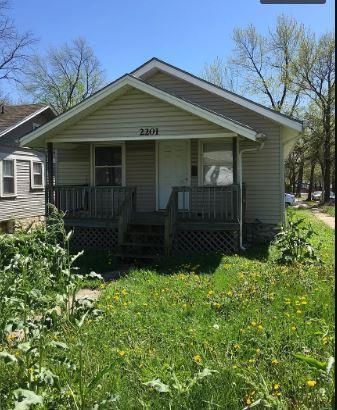 2201 E 59th St, Kansas City, MO 64130