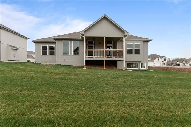 2002 NE 113th Ter, Kansas City, MO 64155
