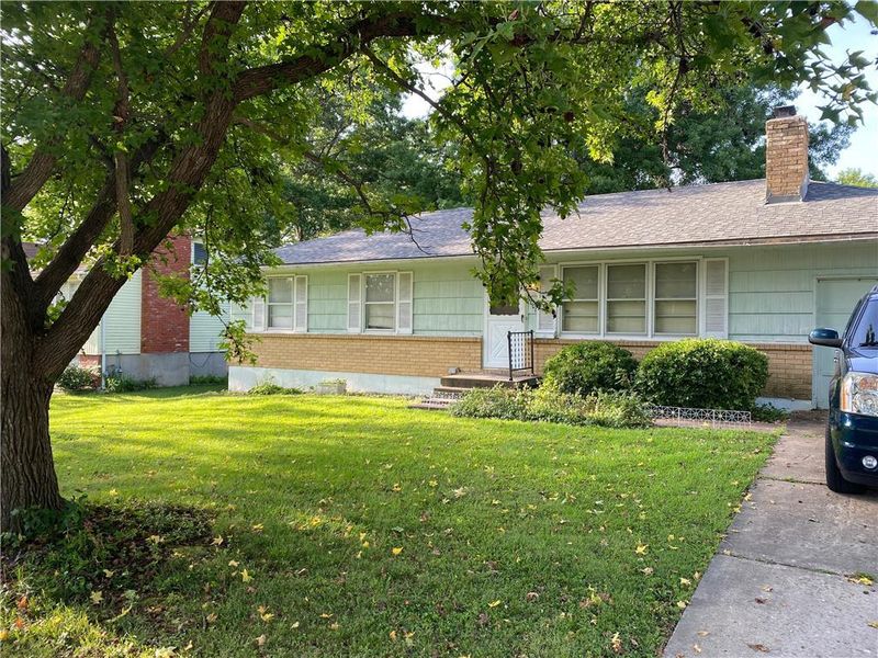 8001 E 88 Pl, Kansas City, MO 64138
