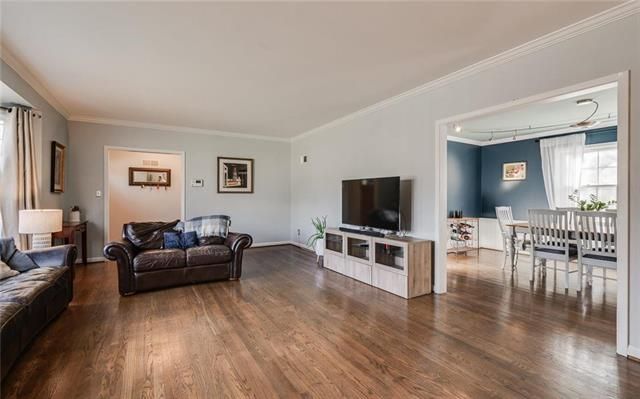 1237 W 67th St, Kansas City, MO 64113