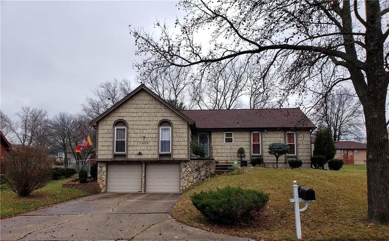 7509 E 73rd St, Kansas City, MO 64133
