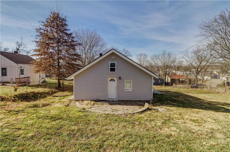 4229 N Jackson Ave, Kansas City, MO 64117