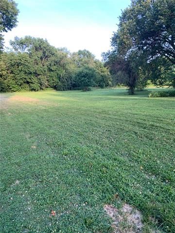 543 Hunt St, Brookfield, MO 64628