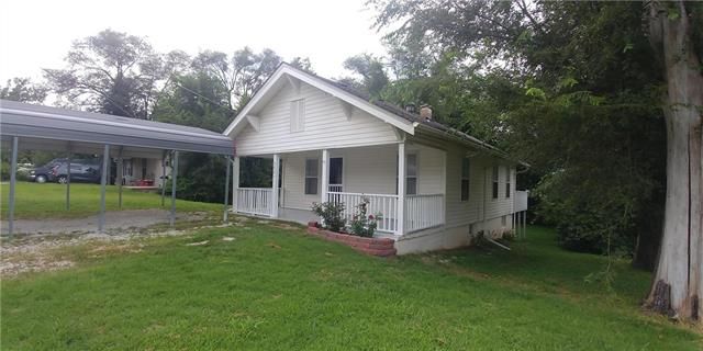 9024 E 52nd Ter, Kansas City, MO 64133