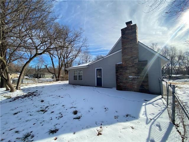 4730 Melody Ln, Kansas City, KS 66106