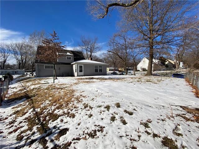 4730 Melody Ln, Kansas City, KS 66106