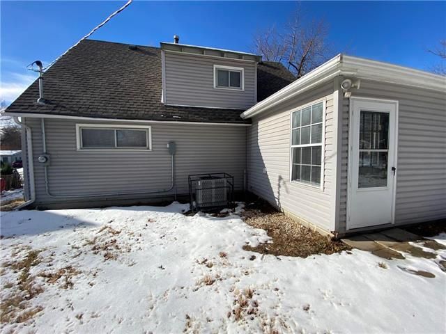 4730 Melody Ln, Kansas City, KS 66106
