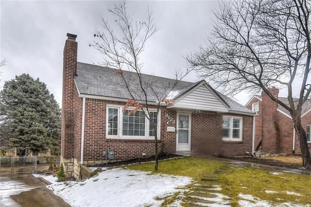 3123 E Barker Cir, Kansas City, KS 66104
