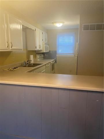 11922 E 59th Ter, Kansas City, MO 64133