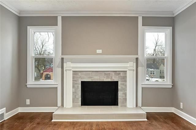 1328 E 76th St, Kansas City, MO 64131