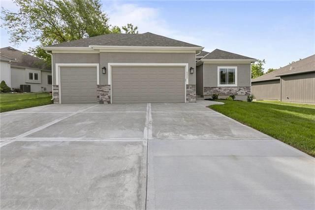 12207 E 68th St, Kansas City, MO 64133