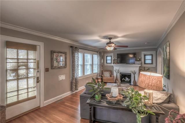 6832 Rockhill Rd, Kansas City, MO 64113