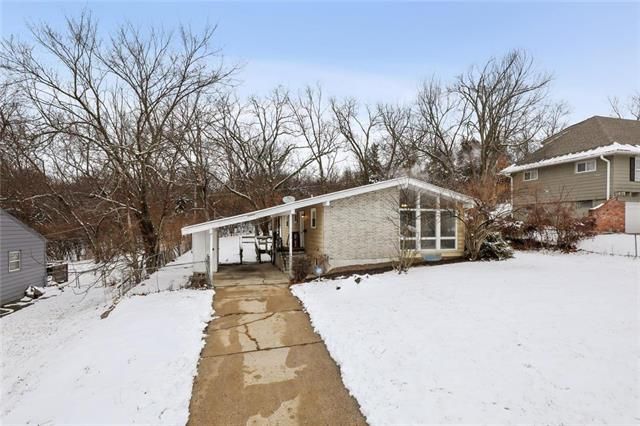 7512 E 75th St, Kansas City, MO 64138
