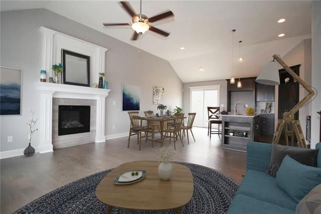 8809 W Longview Pw, Kansas City, MO 64138