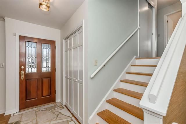 5621 W 84th Ter, Overland Park, KS 66207