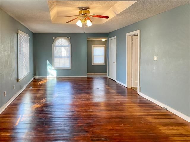 1123 W Walnut St, Nevada, MO 64772