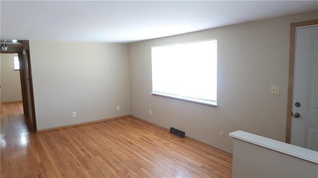 3719 N Cherry St, Kansas City, MO 64116