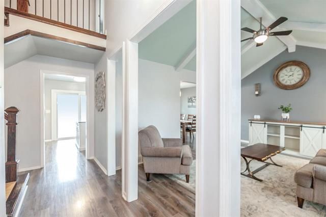 1407 E Salem Ln, Olathe, KS 66062