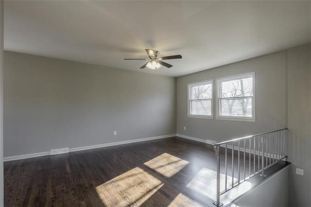 9308 W 99th Ter, Overland Park, KS 66212
