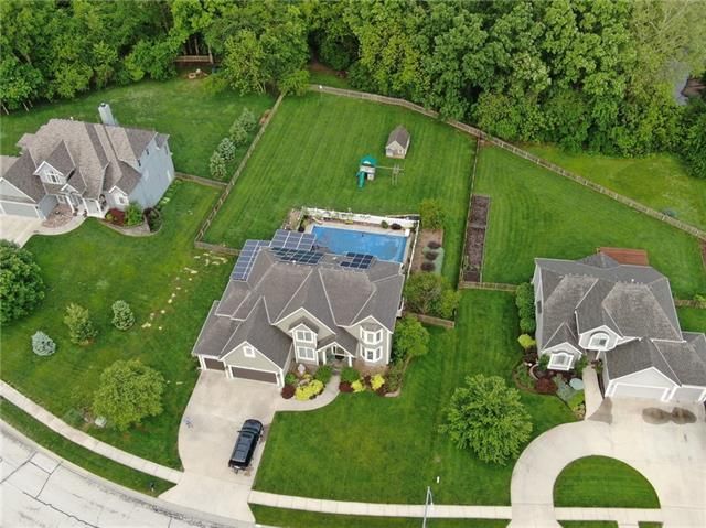 1788 Red Oak Ct, Liberty, MO 64068