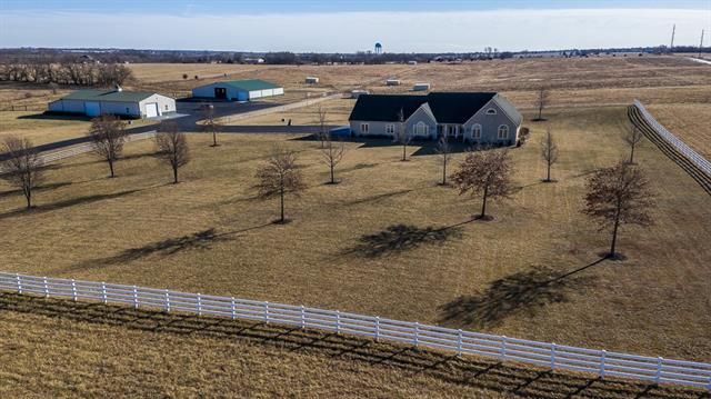 14971 Fairmount Rd, Basehor, KS 66007