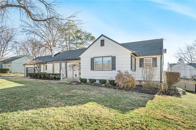 1207 W 68th Ter, Kansas City, MO 64113