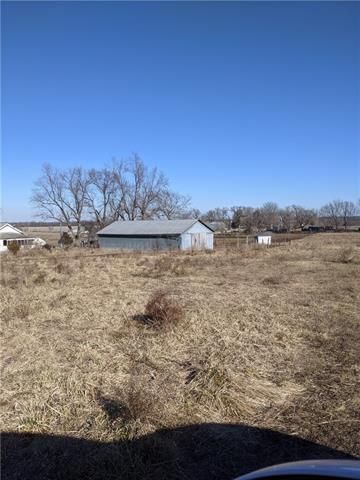 1051st Rd NW, Centerview, MO 64019