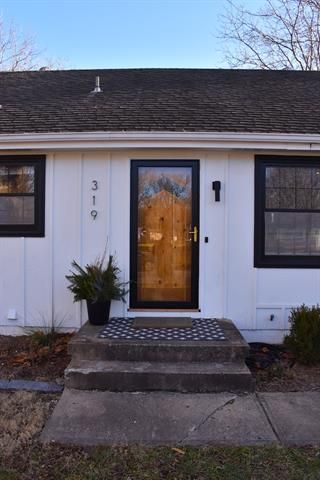 319 E 100th Ter, Kansas City, MO 64114