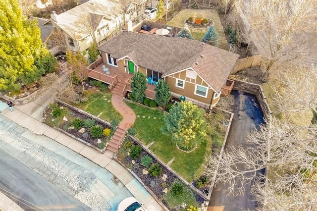 1225 W 37th St, Kansas City, MO 64111
