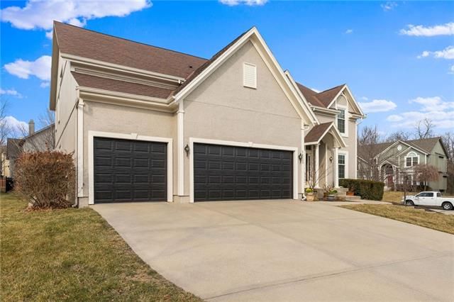 14200 Parkhill St, Overland Park, KS 66221