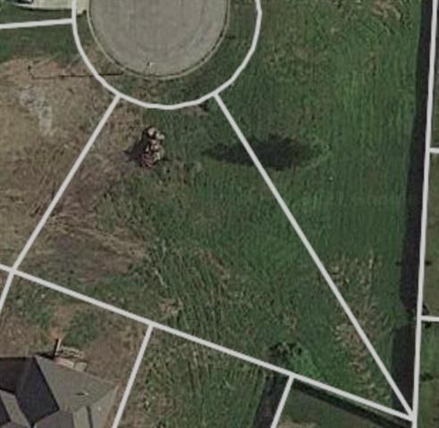 807 N Maple Cir, Lone Jack, MO 64070