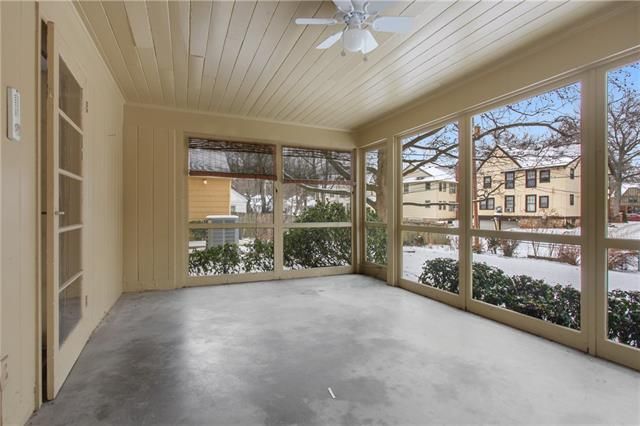 412 E 64th Ter, Kansas City, MO 64131